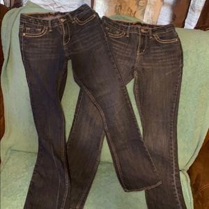2 pairs for identical jeans